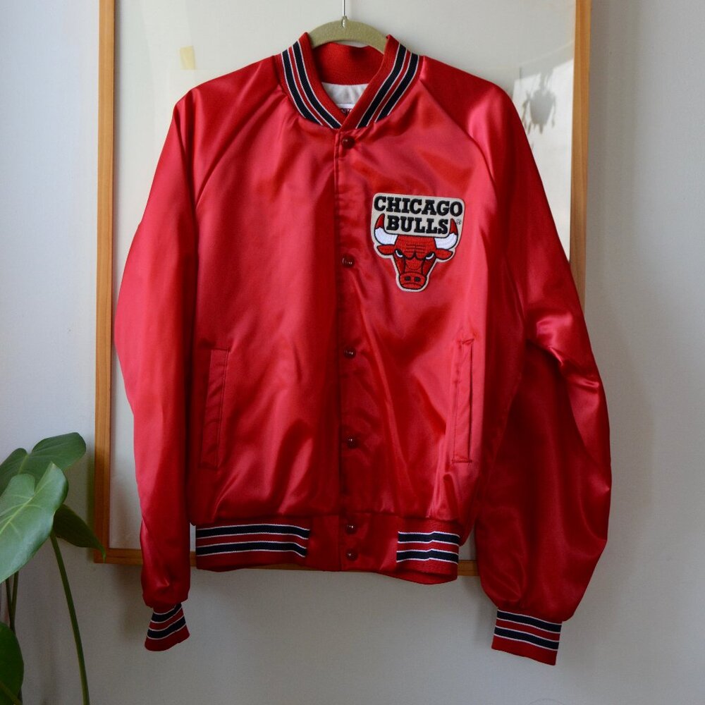 Vintage 1990s Chicago Bulls Satin Varsity Jacket Size L Like New
